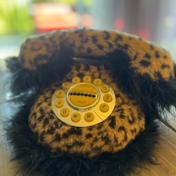Faith Knight 90s Vintage Leopard Print Telephone - Picture 9 of 9